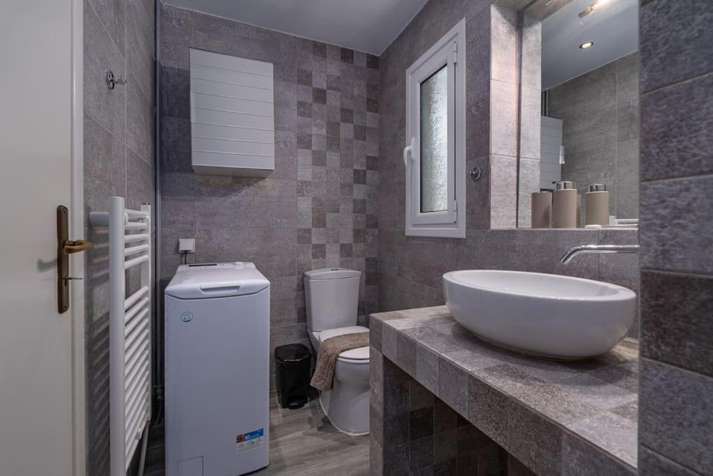 Peaceful 2 Bedroom In Glyfada Center Aten Exteriör bild