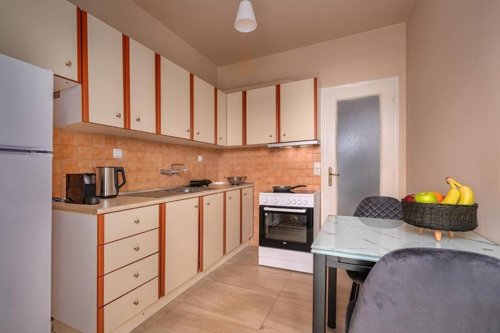 Peaceful 2 Bedroom In Glyfada Center Aten Exteriör bild