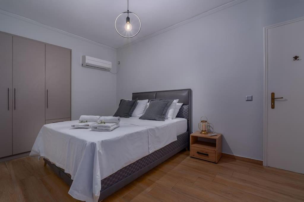 Peaceful 2 Bedroom In Glyfada Center Aten Exteriör bild