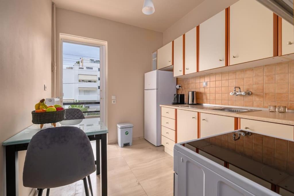 Peaceful 2 Bedroom In Glyfada Center Aten Exteriör bild