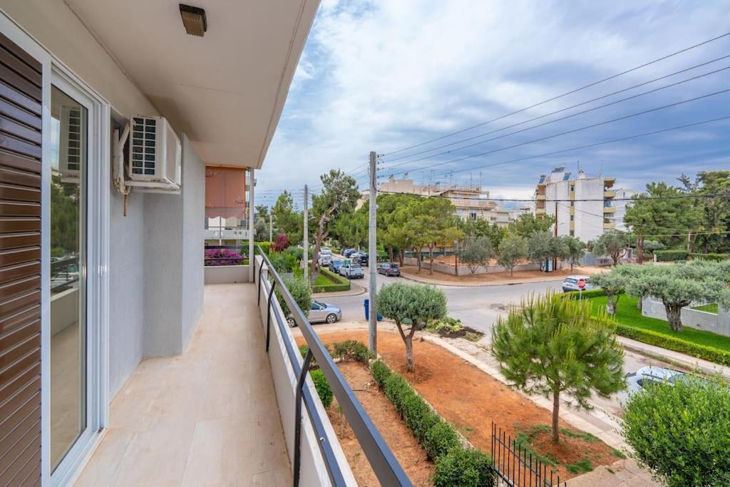 Peaceful 2 Bedroom In Glyfada Center Aten Exteriör bild